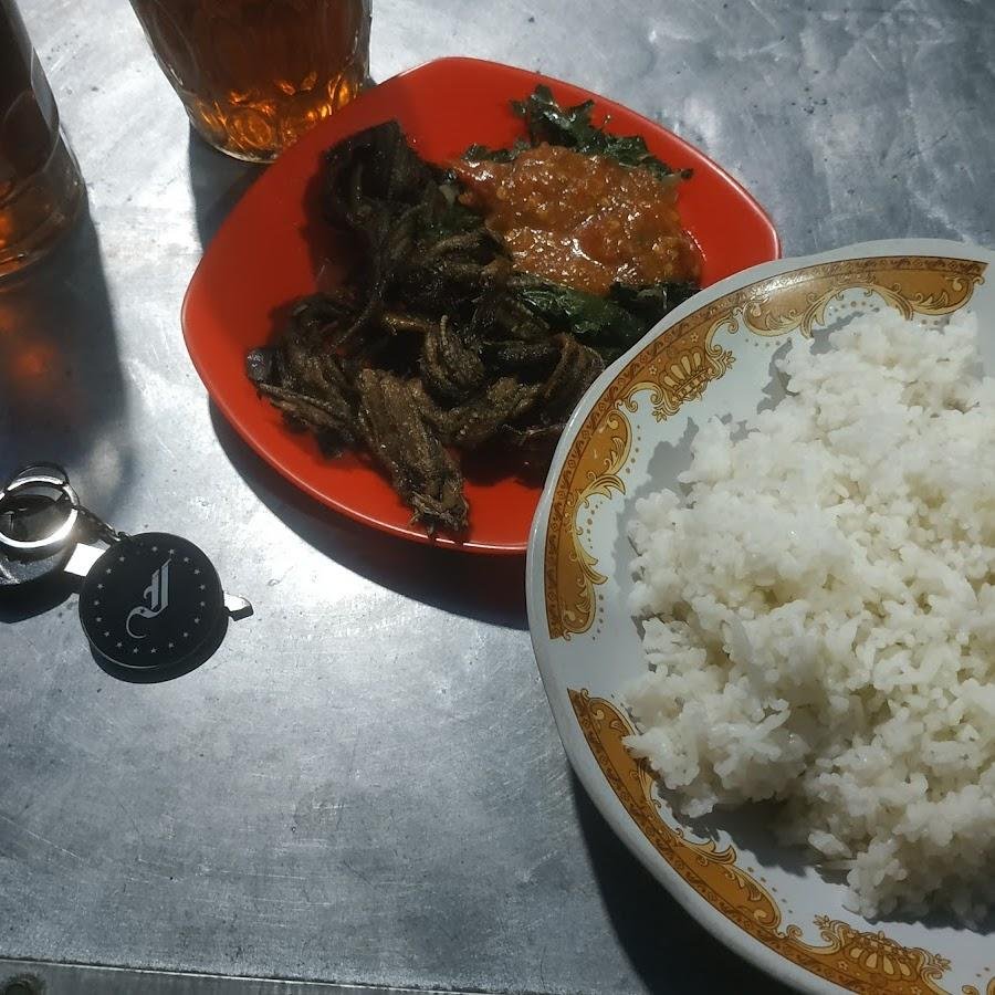 Sego Welut Mbak Nik, Lawang