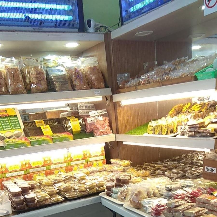 Toko Kue Ny Nina, Mitra Batik