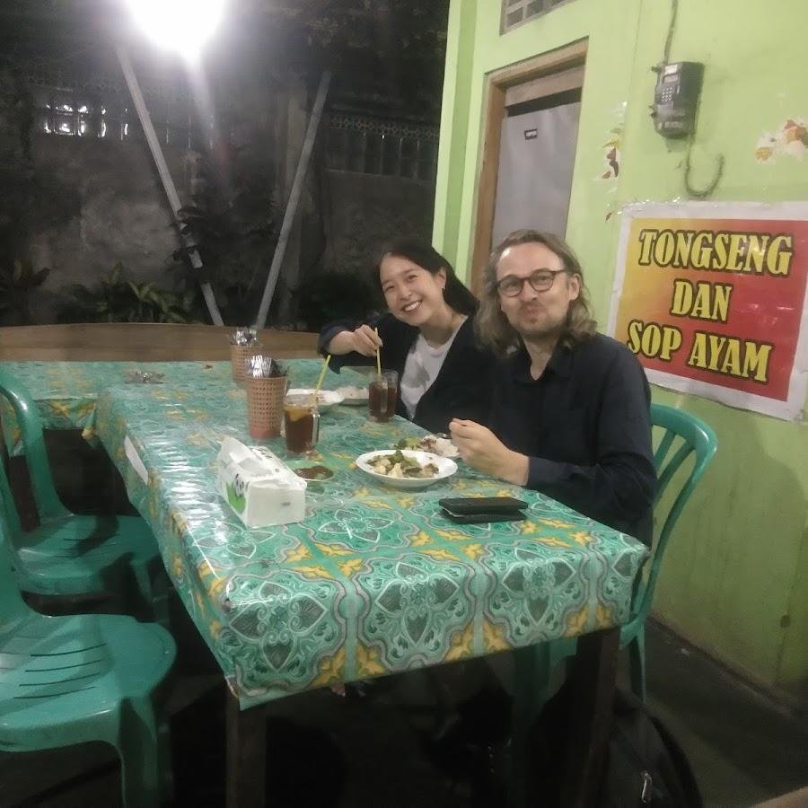 Warung Sop dan Tongseng Ayam Family