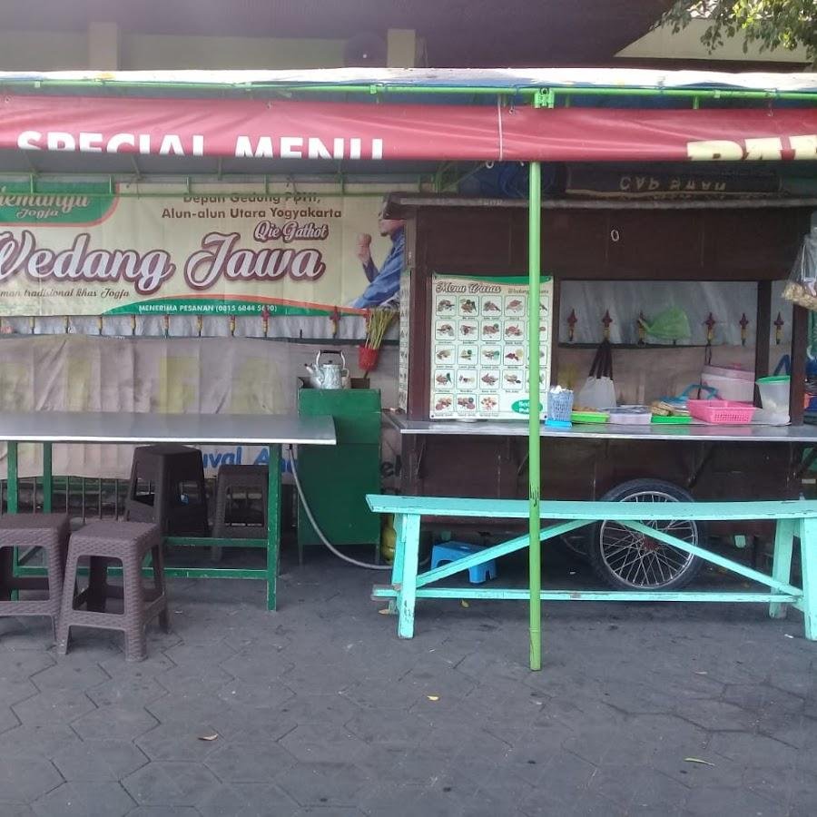Wedang Jawa Qie Gathot, Alun Alun Utara