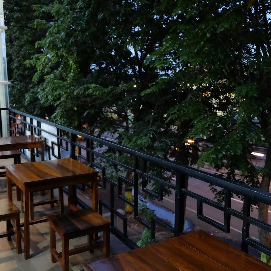 Anemon Cafe, Mayangan