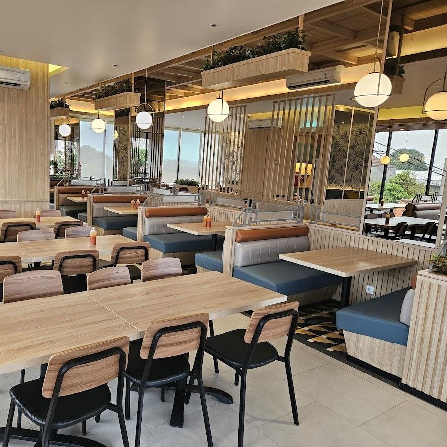 Solaria, Jatiwaringin Stand Alone