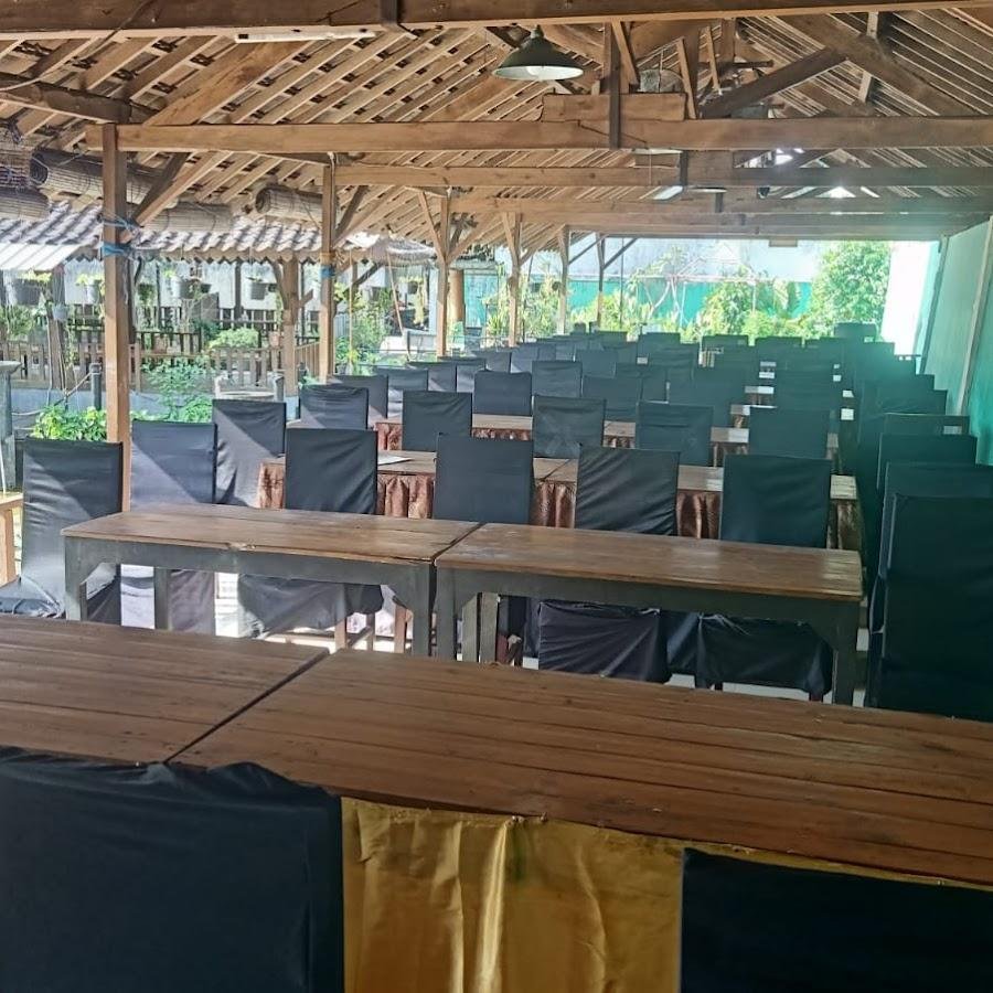 Balekambang Resto ( Kepiting Mas Agus ), Manahan