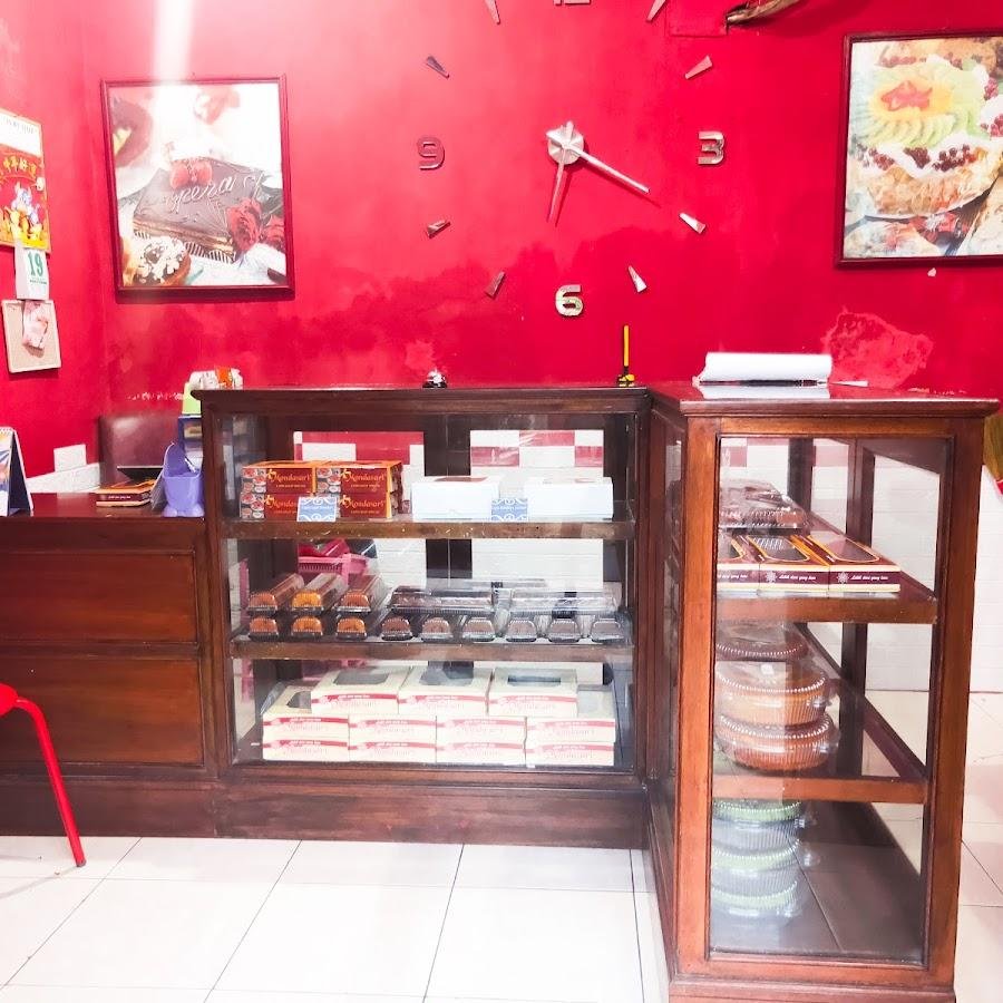 Mondasari Bakery, Gajah Mada