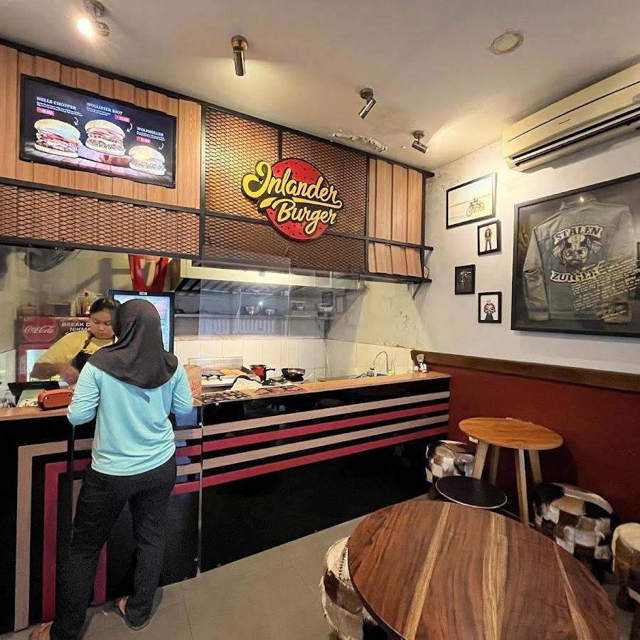 Inlander Burger, Candi Trowulan