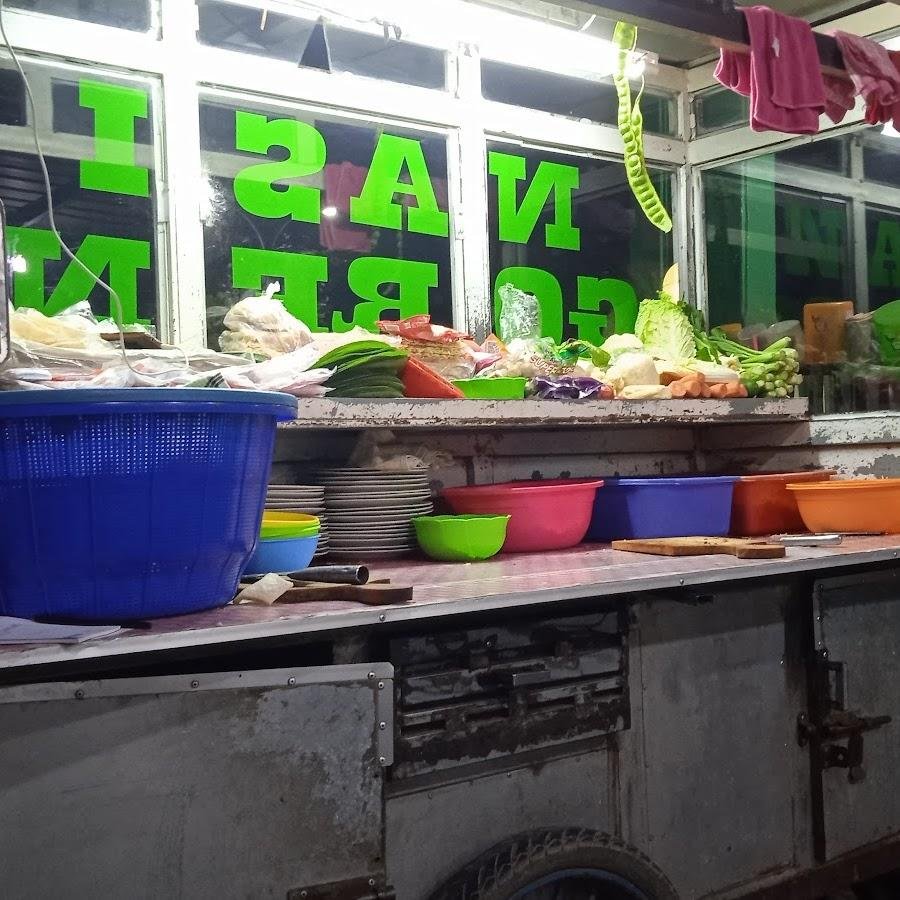 Nasi Goreng Gila Dua Saudara Galuh, Kesambi