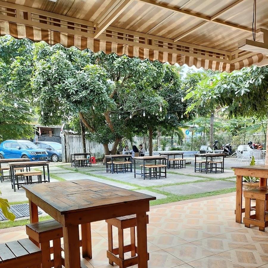 Ayam Goreng Ria, Klojen