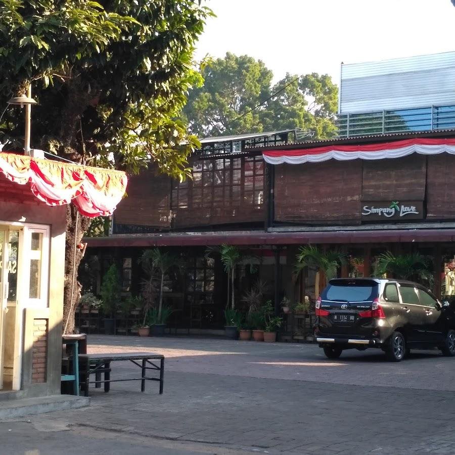 Simpang Luwe Cafe, Malang