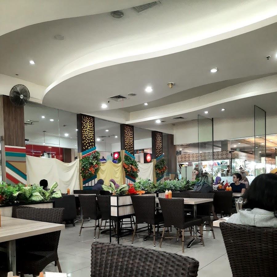 Solaria, Plaza Buaran
