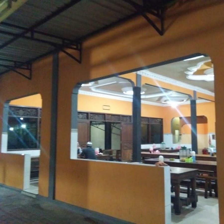 Bebek Dan Ayam Goreng Sari Asli Utara Jalan