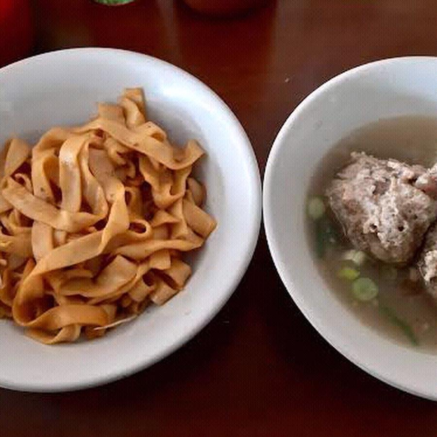 Mie Baso dan Nasi Goreng Abas, Cihideung