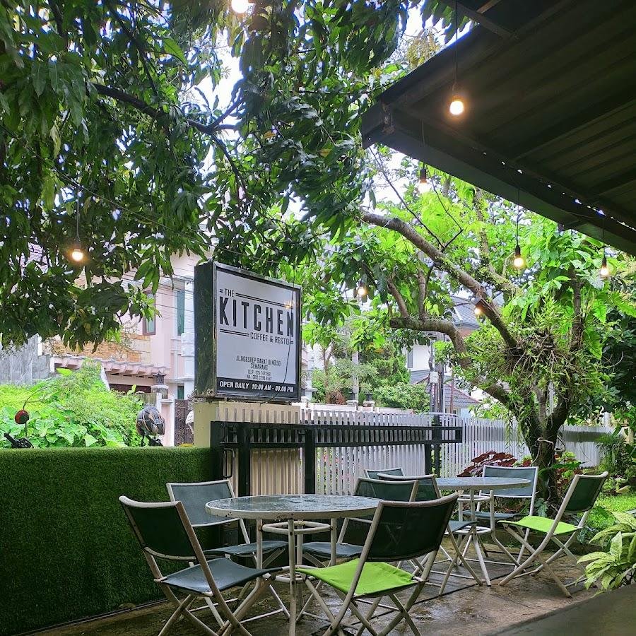 The Kitchen Coffee & Resto, Ngesrep Barat 3 No 50
