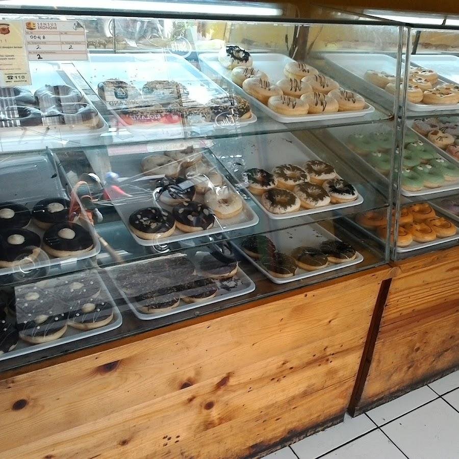Donat Madu Cihanjuang, Ahmadyani