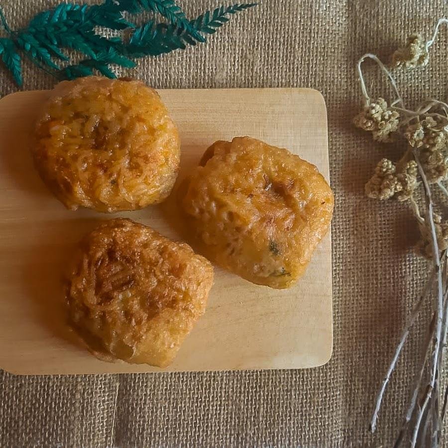 Martabak Jobong Bu Emy