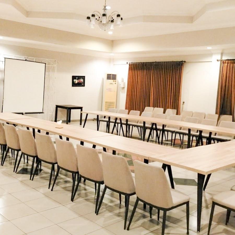 DK 26 Resto , Wonokromo