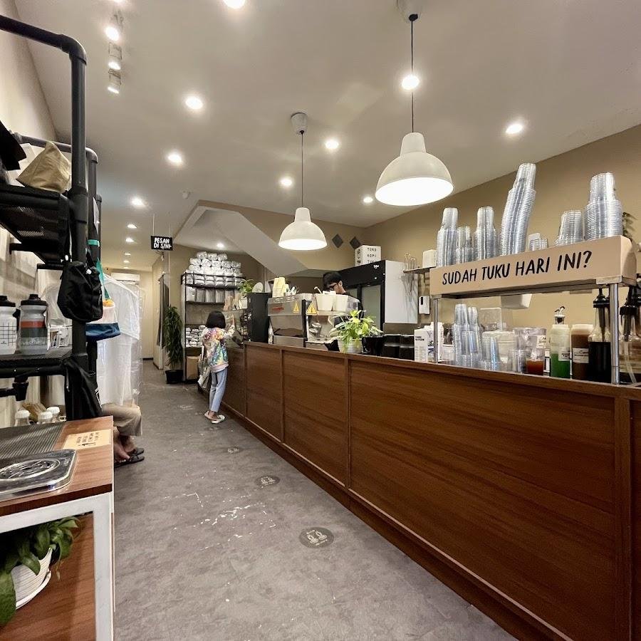 Toko Kopi Tuku, Joglo