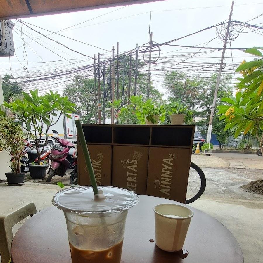 Toko Kopi Tuku, Cinere Limo