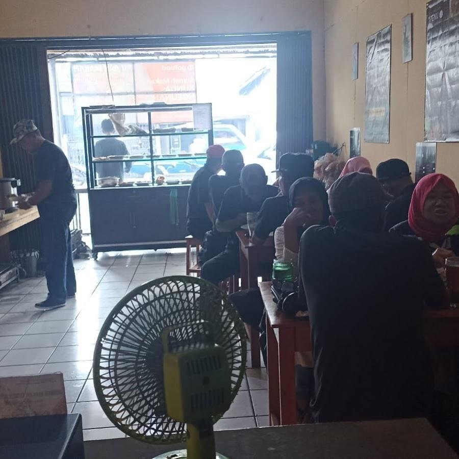 Rumah Makan Sunda Ngeunah, Cisaat