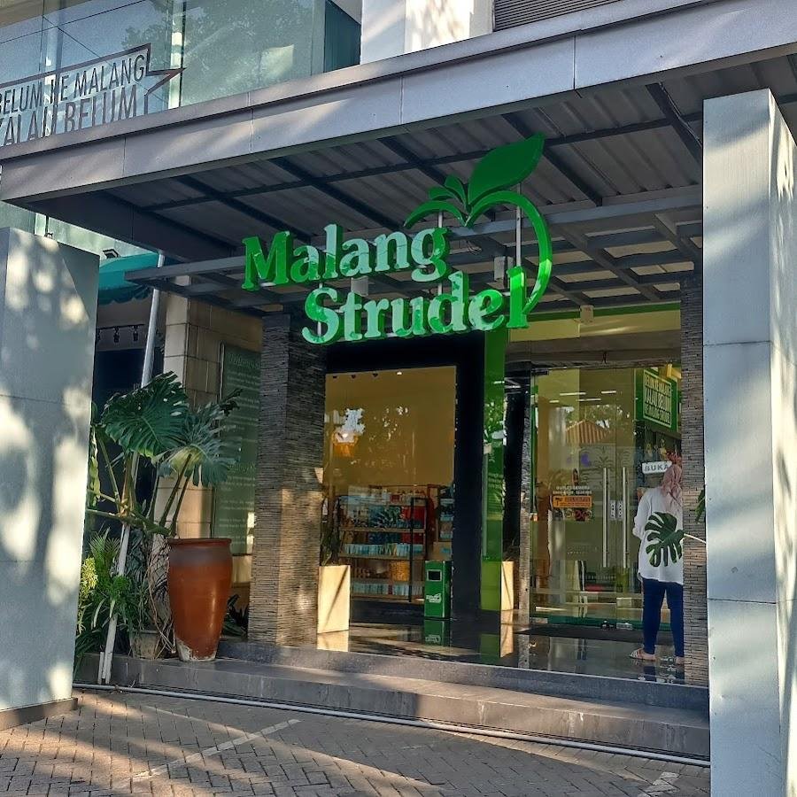 Malang Strudel Oleh-Oleh Malang, Semeru