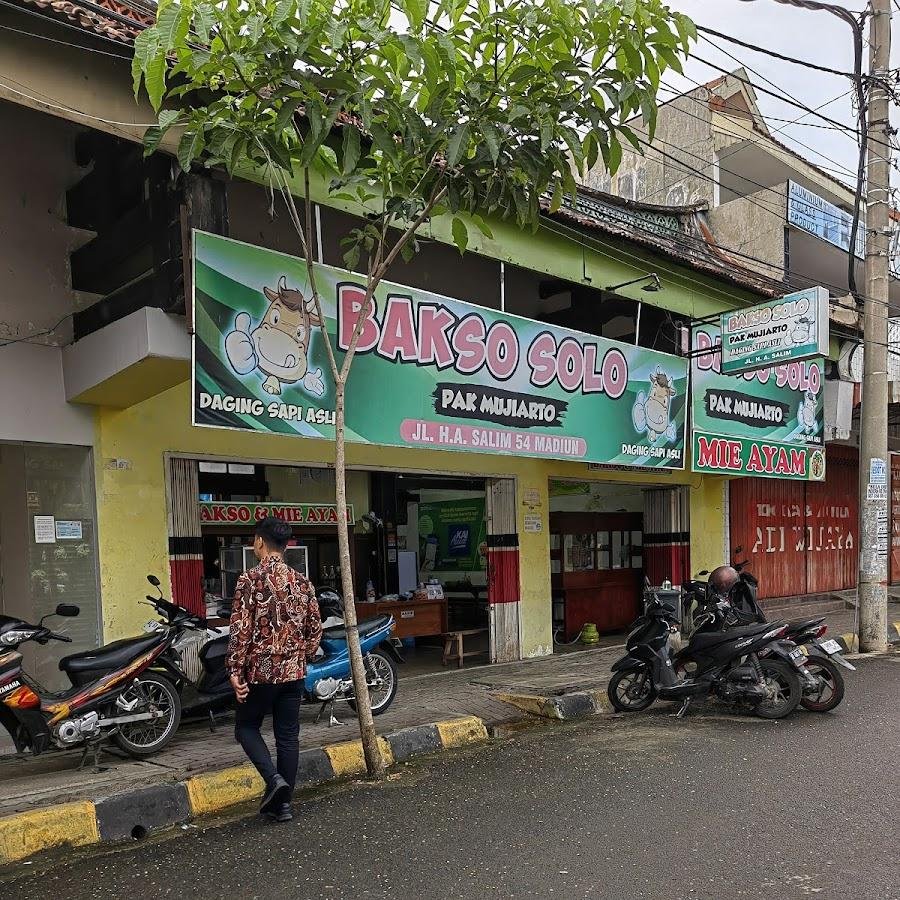 Bakso Solo Pak Mujiarto, Taman