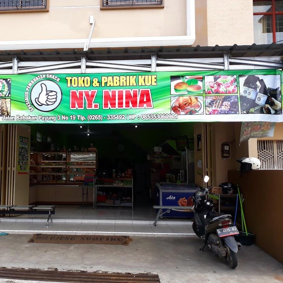 Toko Kue Ny Nina, Babakan Payung