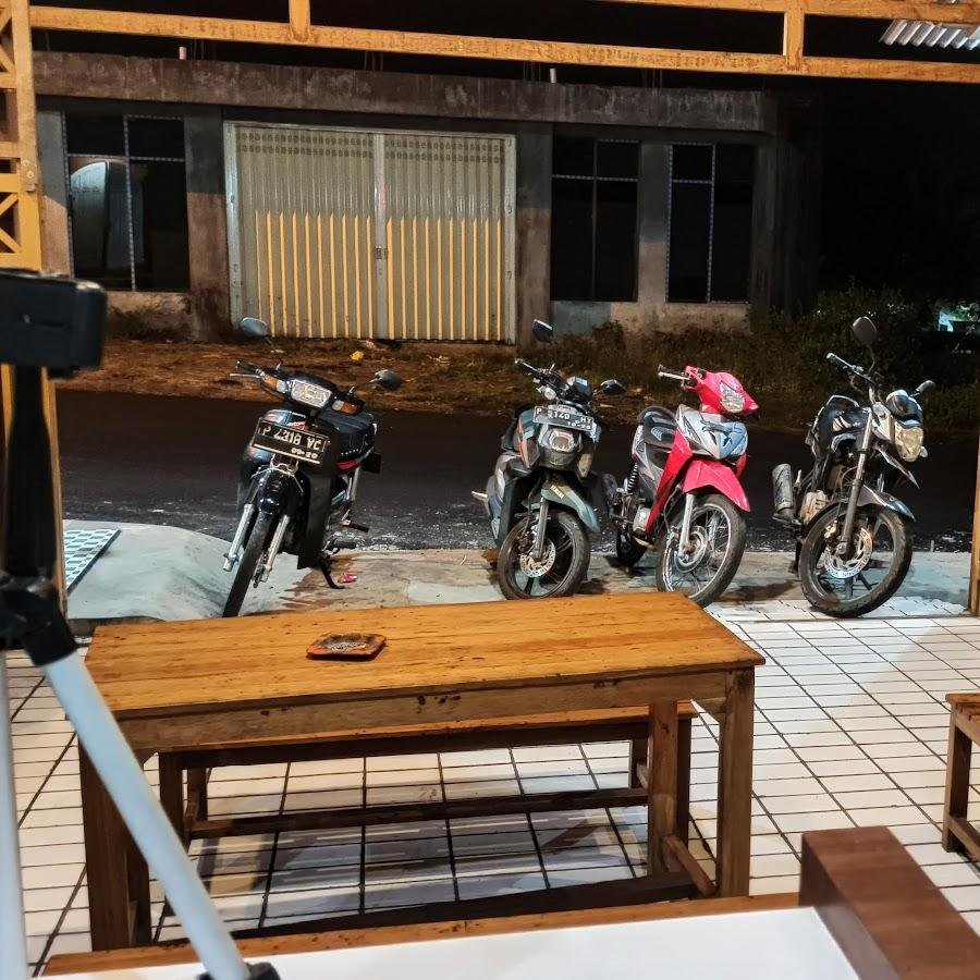 Warung Makan Meleleh 3, Patrang