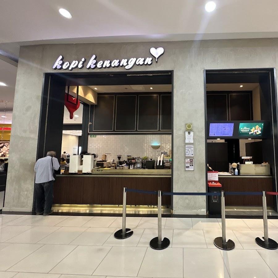 Kopi Kenangan, Green Pramuka Square