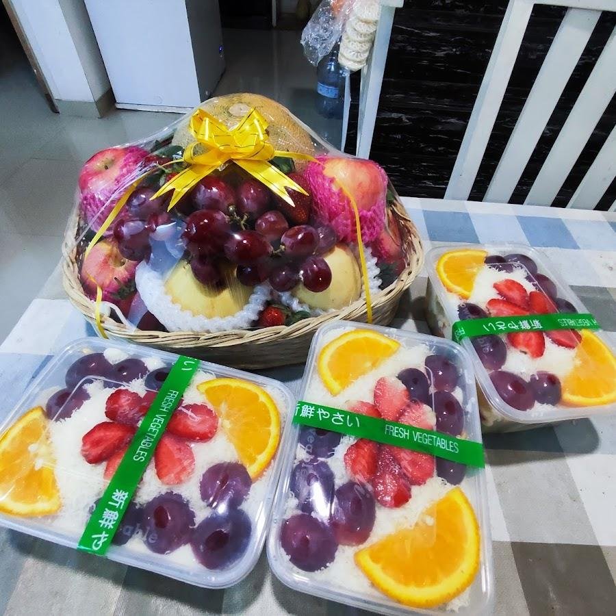 Salad Buah dan Risoles Dapur Manay