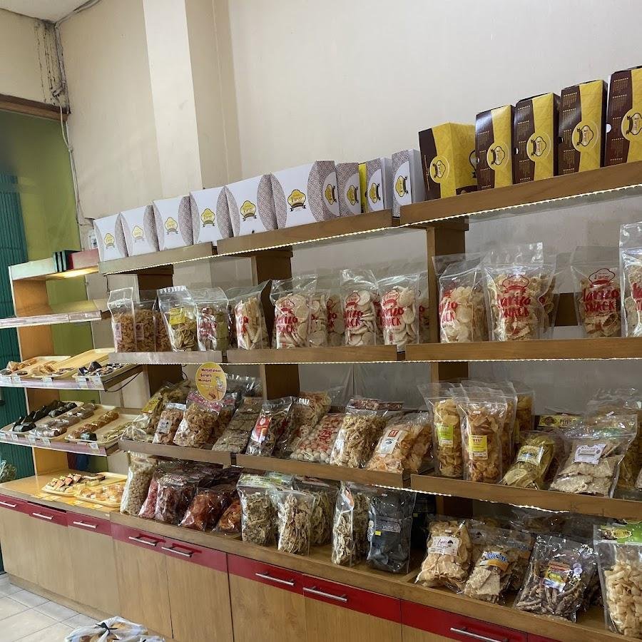 Bika Ambon Larizo, Suryodiningratan