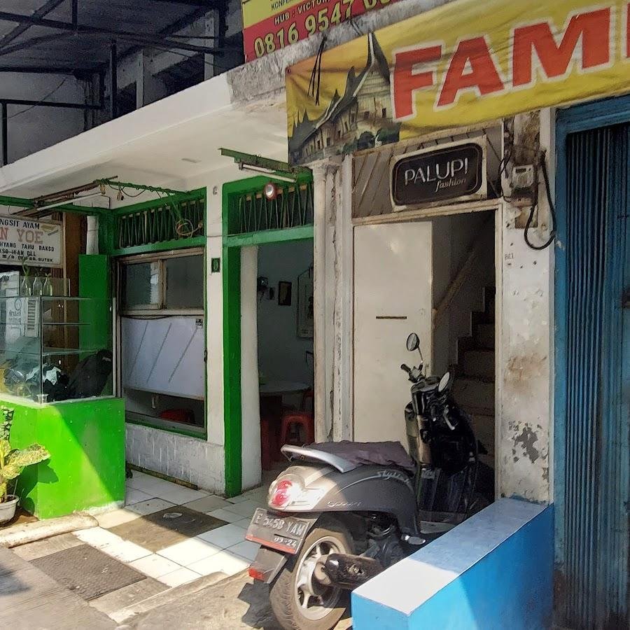 Soen Yoe Resto, Belakang Pasar Baru