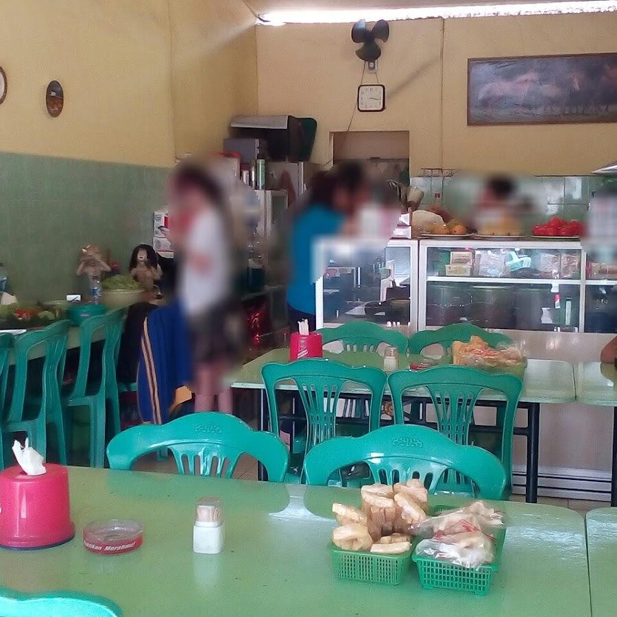 Rujak Cingur Dan Tahu Telor Rindu Rasa, Blimbing