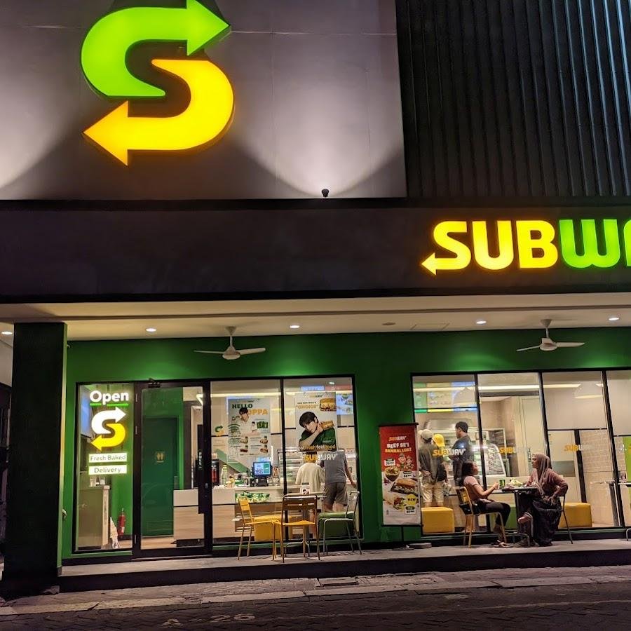 Subway, HR Muhammad