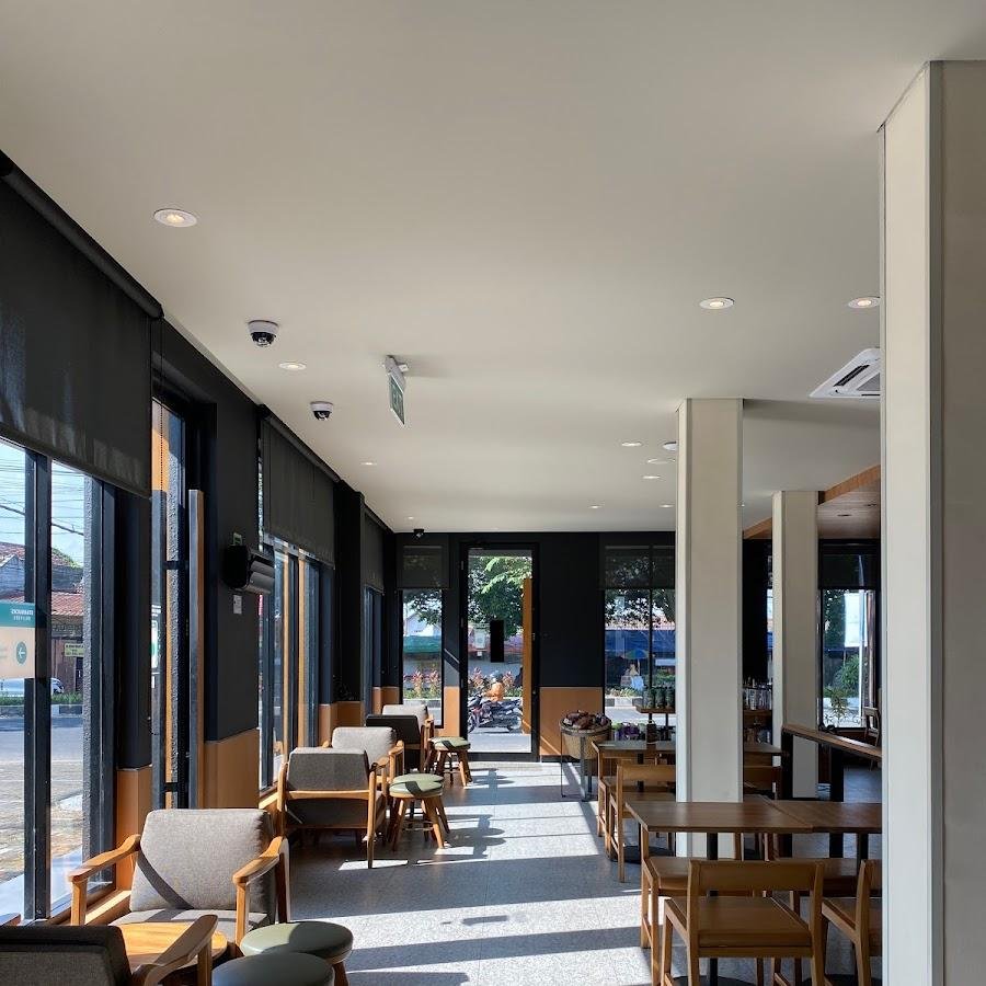 Starbucks, Gajah Mada Jember