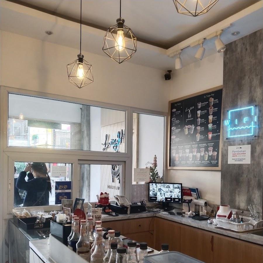 Kopi Lain Hati, Tebet