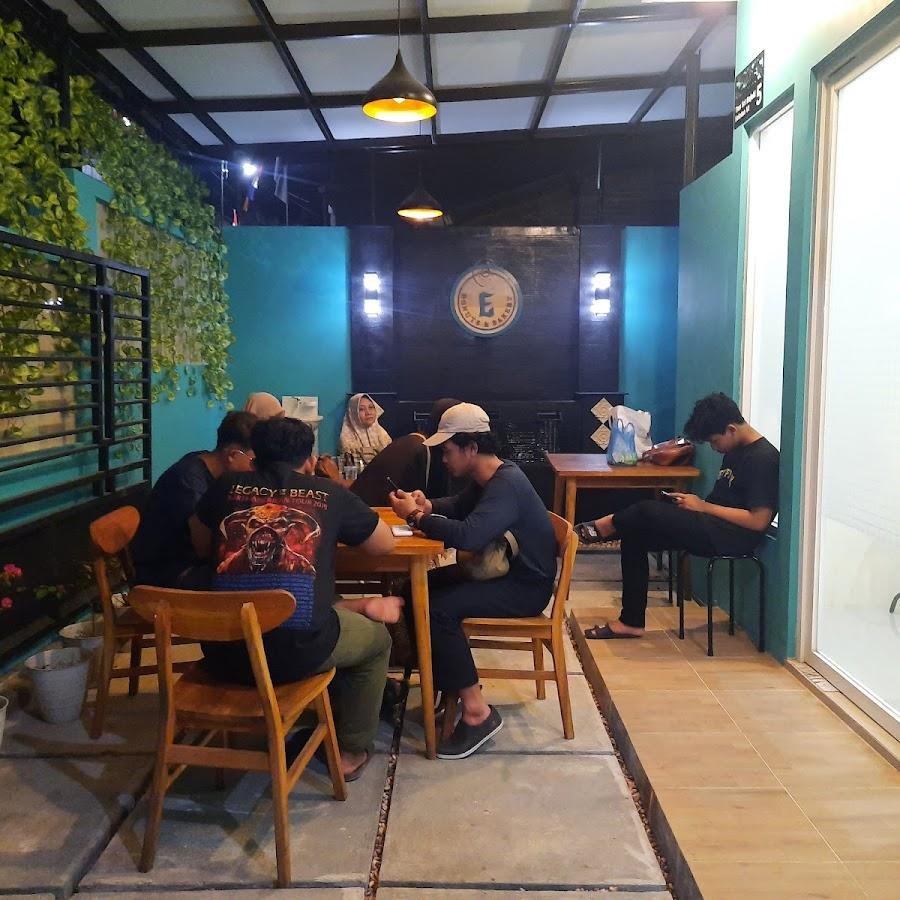 E Donuts & Bakery