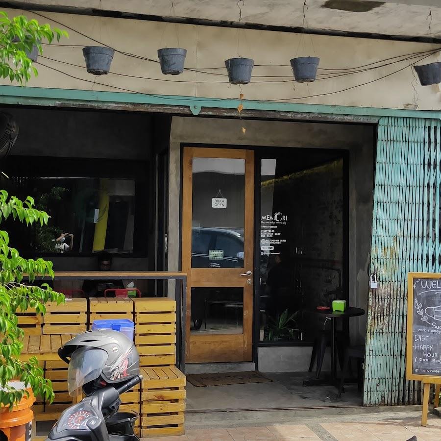 Kedai Kopi MEMORI, Pasuketan