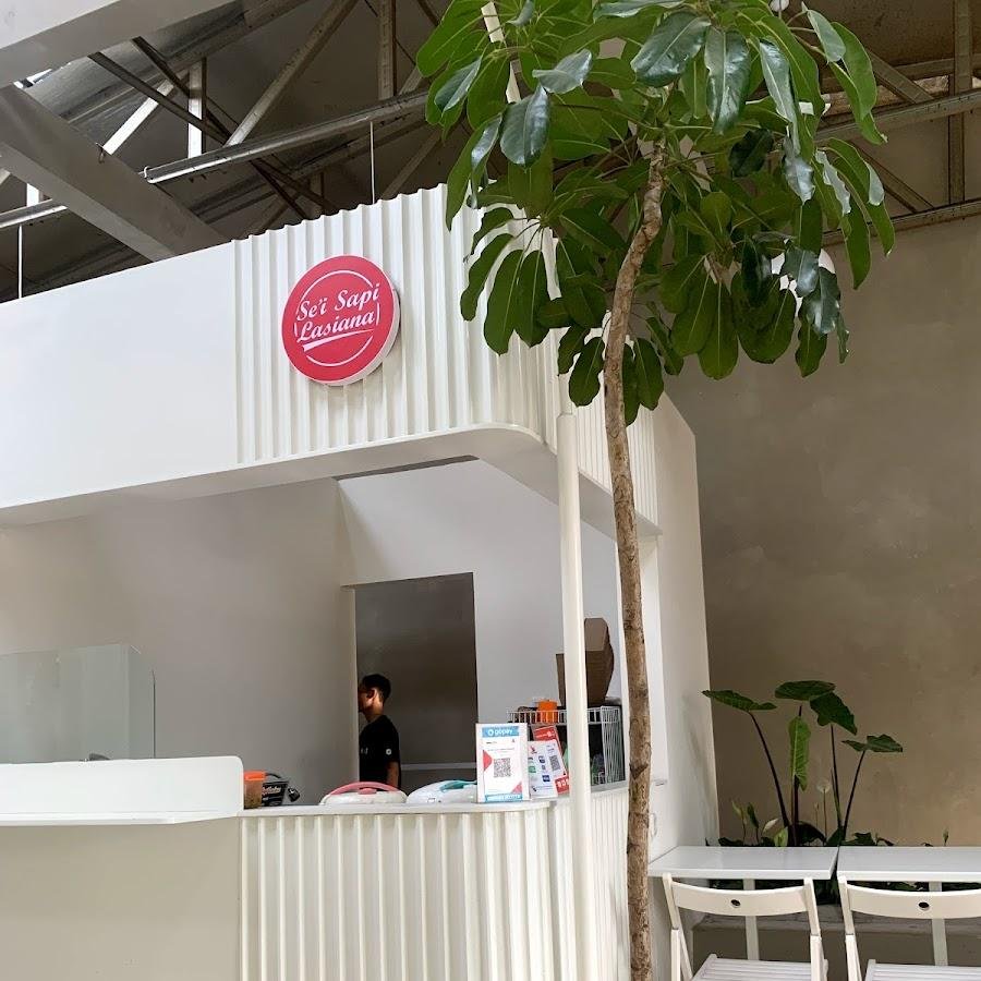 Gule Tongseng Bade Bule, Koenyah Foodcourt