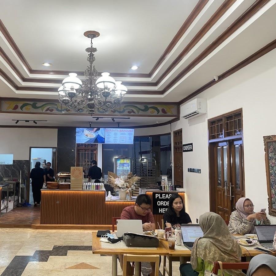 Toko Kopi Jaya, Soehat