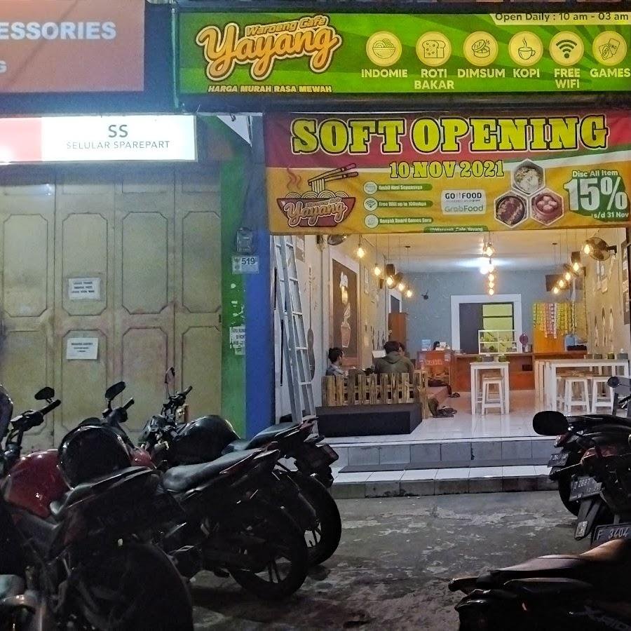 Waroenk Cafe yayang, Jl. A. H. Nasution No 519 B