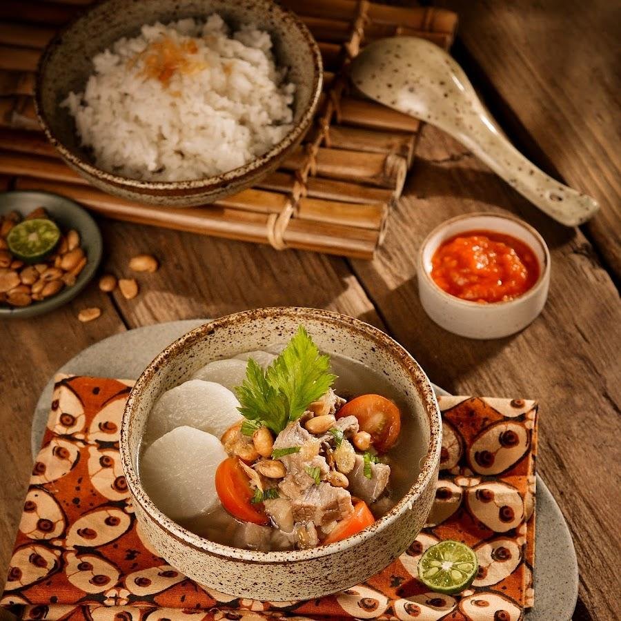 Ayam Goreng Gepuk, Sop, Soto Pawon Itoci, Sekeloa