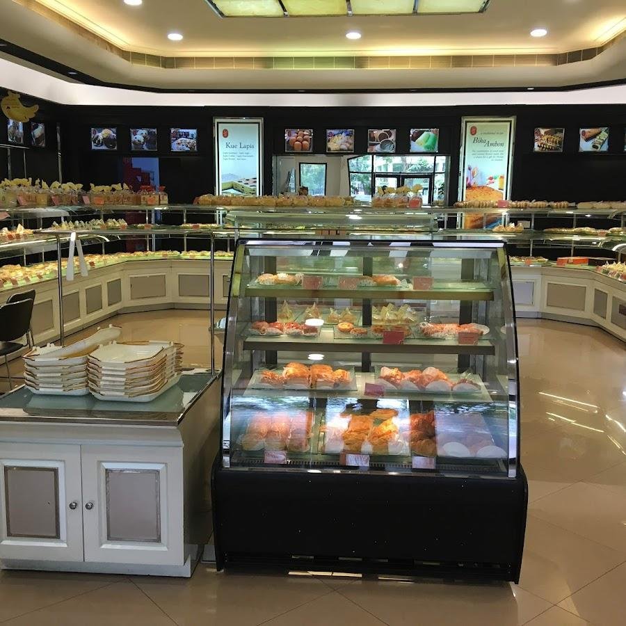 Holland Bakery, Cideng