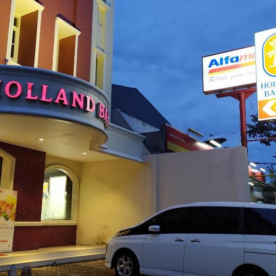 Holland Bakery, Cempaka Putih Baru