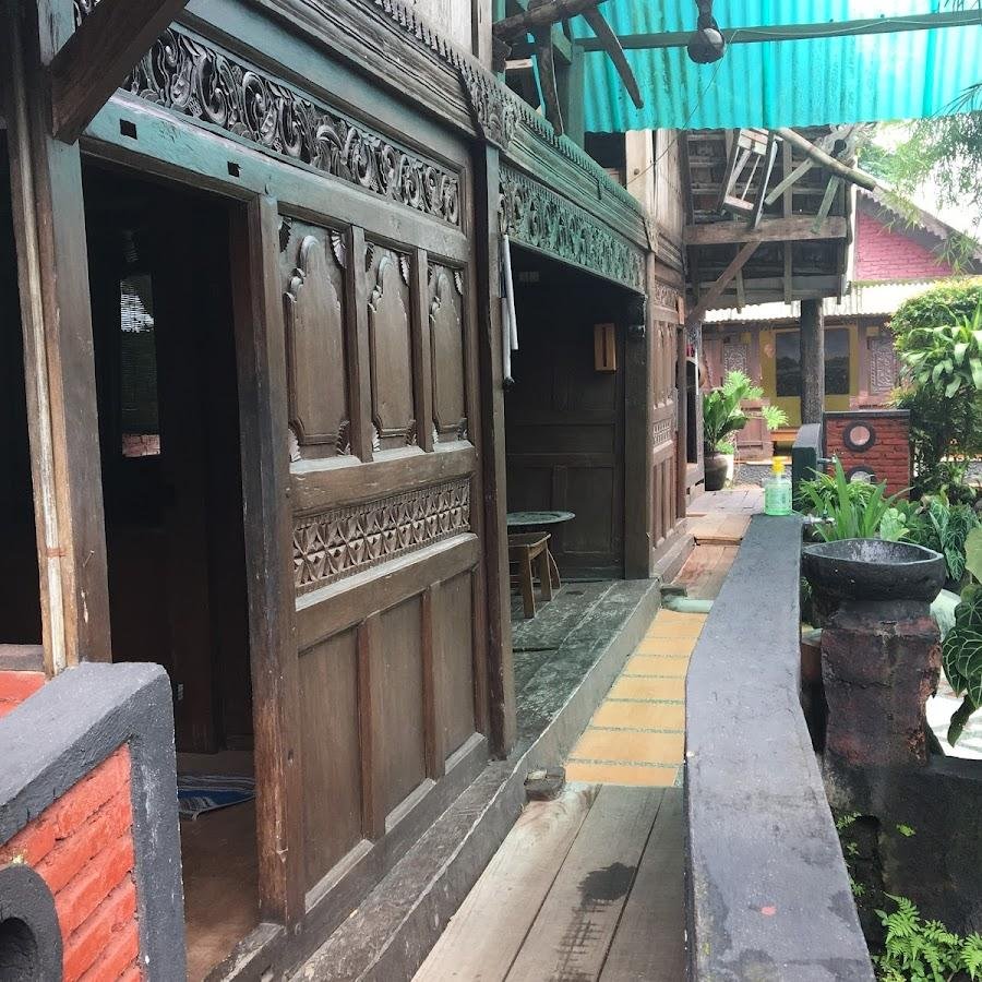 Joglo Dau ( Lesehan & Galery ), Sumbersekar