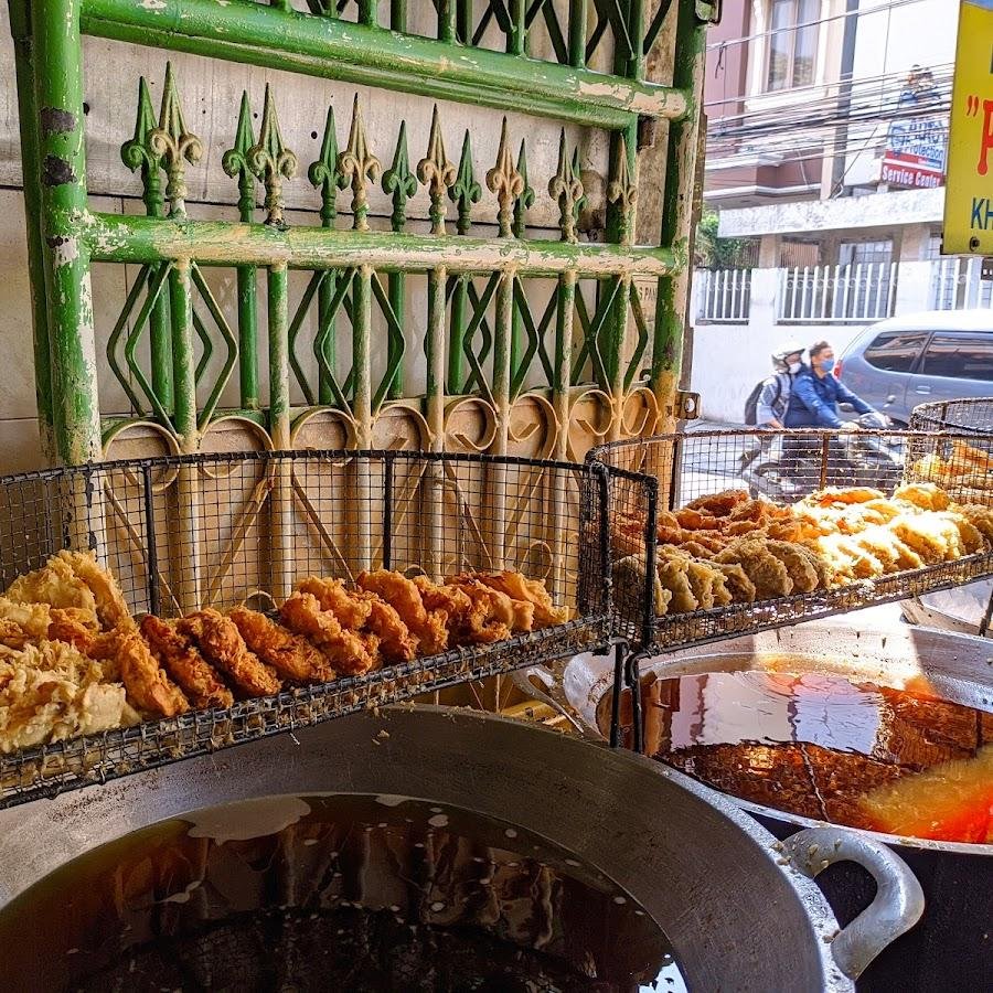 Pisang Goreng Pak Chin Khas Pontianak, Jelambar Baru Raya