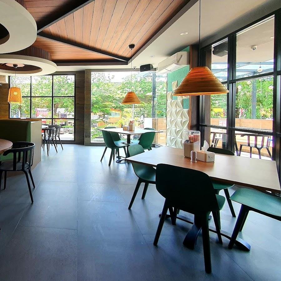 Hay Thien, Boulevard Kelapa Gading
