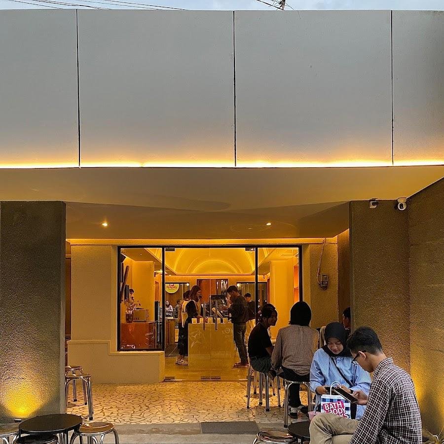 Sebelas Coffee Gejayan, Gejayan