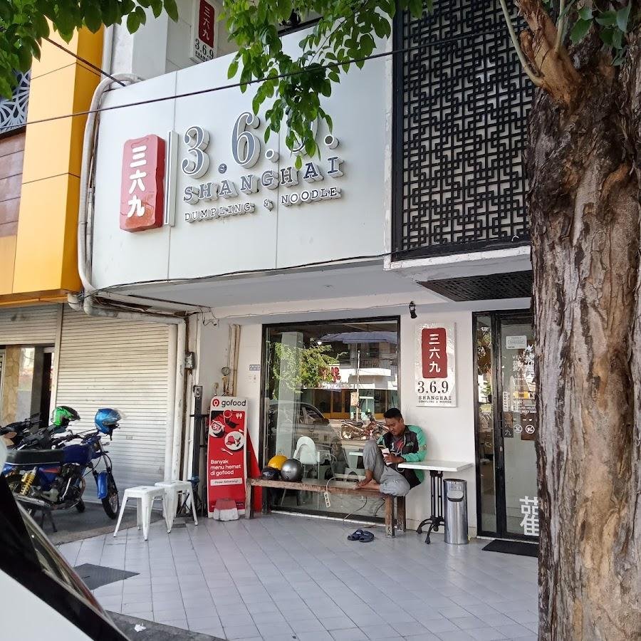 369 Shanghai, Manyar Kertoarjo