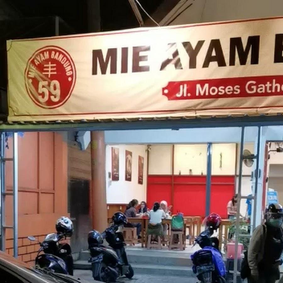 Mie Ayam Bandung 59, Mozes