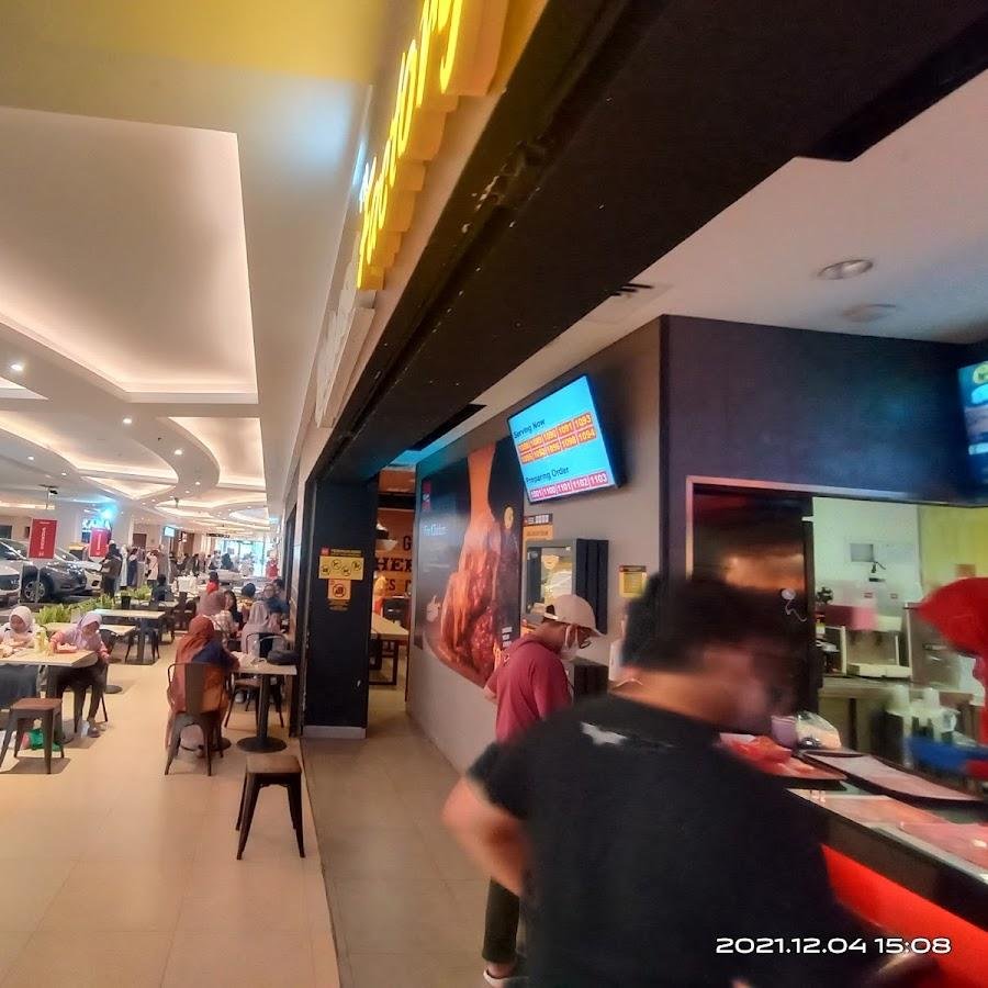 Richeese Factory, Transmart Buah Batu