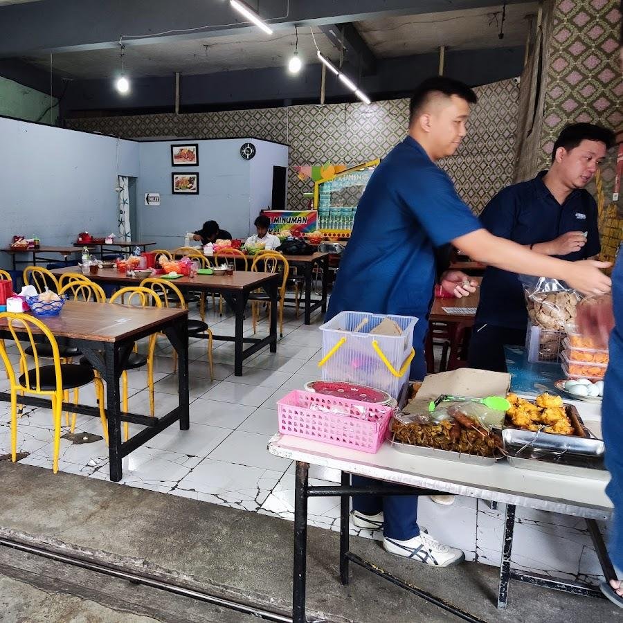 Nasi Kuning Cikawao Ibu Nina, Cikawao